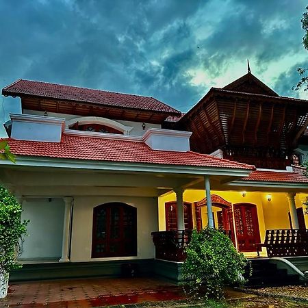 Dream Palace Alappuzha Bagian luar foto