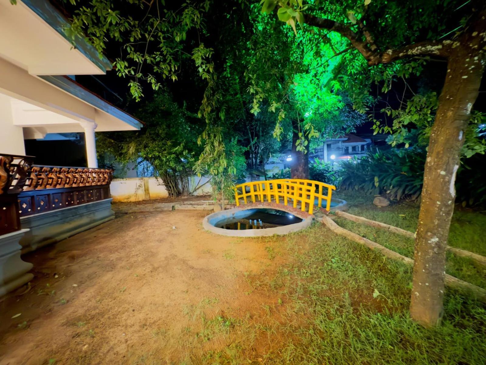 Dream Palace Alappuzha Bagian luar foto